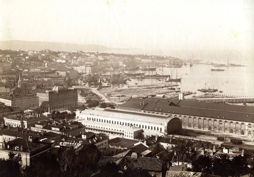 Giuseppe Wulz, Veduta di Trieste con la Stazione Meridionale, stampa fotografica, c.1890